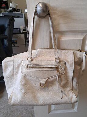 Louis Vuitton Monogram Empreinte Lumineuse PM M93411 Neige